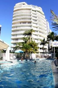 Surfers Mayfair - Accommodation VIC 3