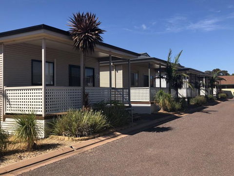 Sundowner Cabin And Tourist Park - Accommodation VIC 0
