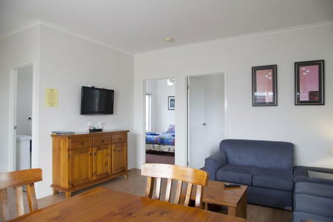 Sundowner Cabin And Tourist Park - Accommodation VIC 11
