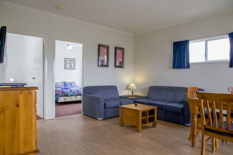 Sundowner Cabin And Tourist Park - Accommodation VIC 9