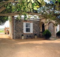 Waverley Estate - Accommodation VIC