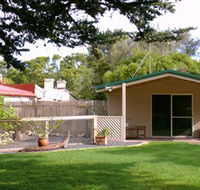 Shiralea Country Cottage - Accommodation VIC