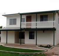 Louth Bay Holiday Apartment - Accommodation VIC