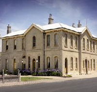 The Customs House - Accommodation VIC