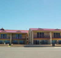 Tumby Bay Hotel Seafront Apartments - Accommodation VIC