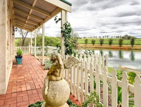 Stonewell Cottages And Vineyards - Accommodation VIC 2