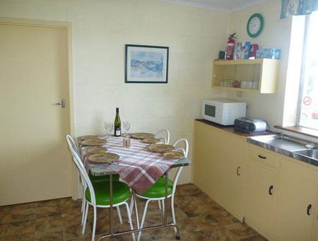 Oaklands Fishing Cottage - Accommodation VIC 3
