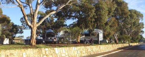 Long Island Caravan Park Cabins - Accommodation VIC 8