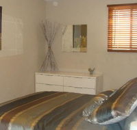 Luxury Vineyard Cottage on Pike River Lyrup - Accommodation VIC