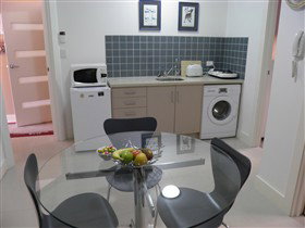 Adelaide's Norwood Apartment - Accommodation VIC 2