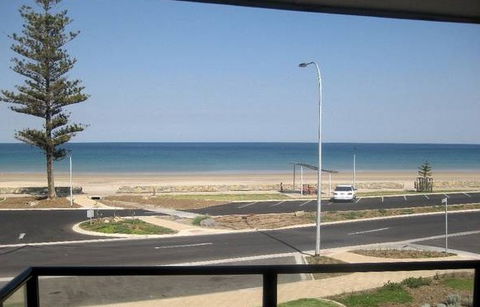 Moana Beach Holiday Apartments - Accommodation VIC 4
