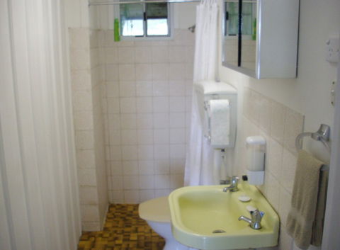 Riverfront Holiday House - Accommodation VIC 8