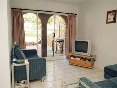 Lake Shore Apartment - Accommodation VIC 5