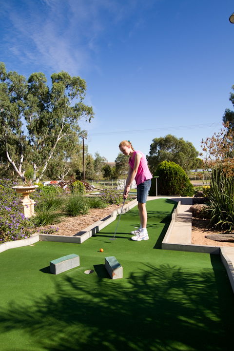 Avoca Dell Caravan Park - Accommodation VIC 2
