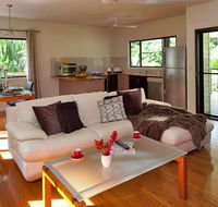 Misty Mountains Tropical Rainforest Romantic Retreat - Accommodation VIC