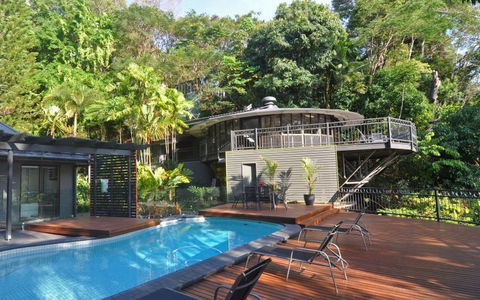 The Cairns Holiday Homes Red Arrow Lodge - Edge Hill, Cairns - Accommodation VIC 1
