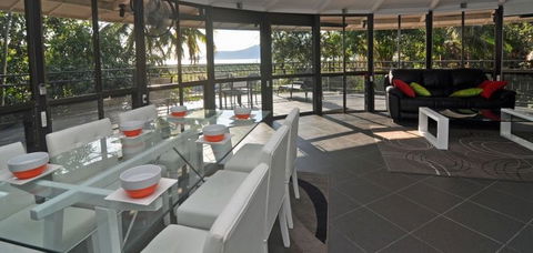 The Cairns Holiday Homes Red Arrow Lodge - Edge Hill, Cairns - Accommodation VIC 3
