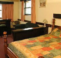 Olde Tudor Hotel - Accommodation VIC