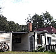 Glenbrook House and Cottage - Accommodation VIC