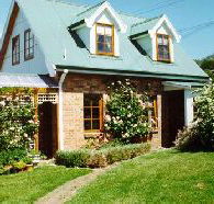 Conmel Cottage - Accommodation VIC