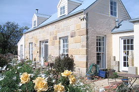 Mulberry Cottage Unique B&B And Grannie Rhodes Cultural Heritage Shows - Accommodation VIC 0
