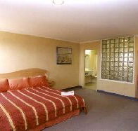 Lighthouse Hotel - Accommodation VIC