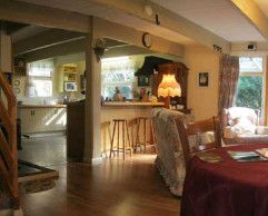 Hide-Away Cottage Retreat - Accommodation VIC 3