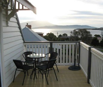 Iron Pot Cottage - Accommodation VIC 3
