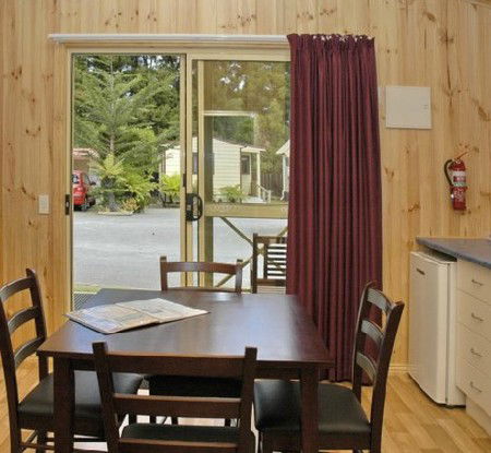 Dover Beachside Tourist Park - Accommodation VIC 3
