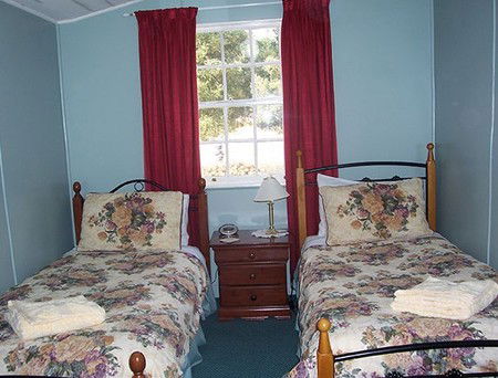 Hurlfield Farm Cottage - Accommodation VIC 3