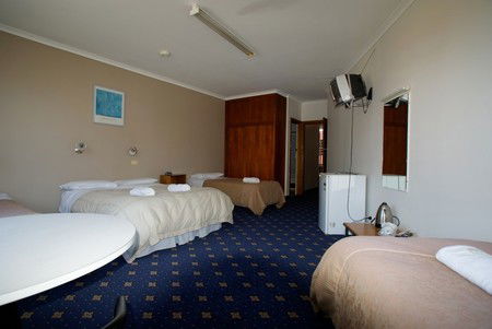 Wharf Hotel Wynyard - Accommodation VIC 3