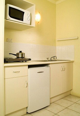 Tropical Queenslander - Accommodation VIC 4