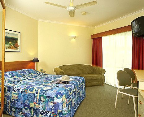 Tropical Queenslander - Accommodation VIC 5