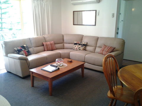 Rainbow Getaway Holiday Apartments - Accommodation VIC 2