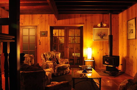 Peppertree Cottage Boutique Bed And Breakfast - Accommodation VIC 3