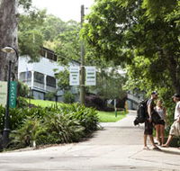 Halse Lodge Backpackers Hostel YHA - Accommodation VIC