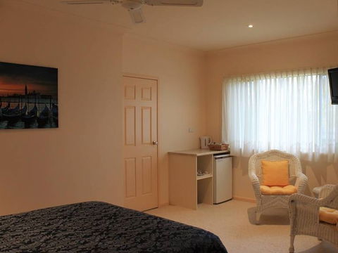 Batemans Bay Manor - Bed And Breakfast - Accommodation VIC 4