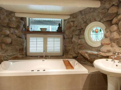 Indooroopilly - Accommodation VIC 5