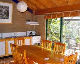Back Forest Retreat - Accommodation VIC 2