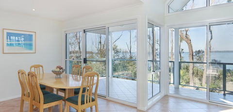Lochani On The Bay - Accommodation VIC 1