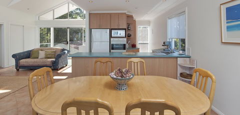 Lochani On The Bay - Accommodation VIC 2