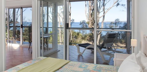 Lochani On The Bay - Accommodation VIC 3