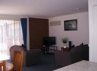 AnchorBell Holiday Apartments - Accommodation VIC 3
