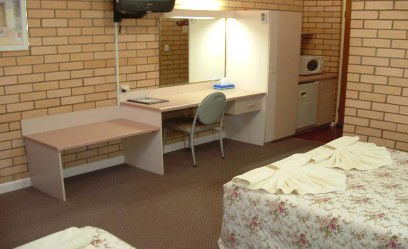 Country Manor Motor Inn - Accommodation VIC 1
