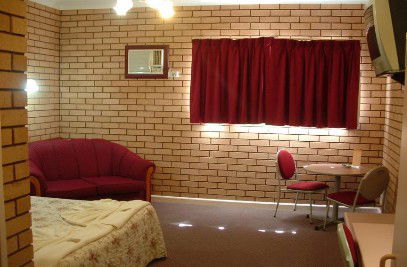Country Manor Motor Inn - Accommodation VIC 2