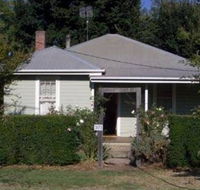 Honeysuckle Cottage Jingellic - Accommodation VIC