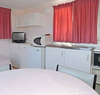 Aukaka Caravan Park - Accommodation VIC