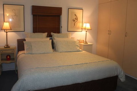 Clyde Cottage - Accommodation VIC 4