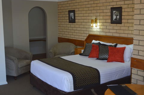 Hilltops Retreat Motor Inn - Accommodation VIC 4