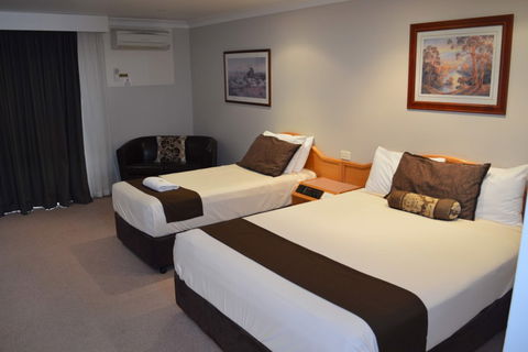 Hilltops Retreat Motor Inn - Accommodation VIC 7